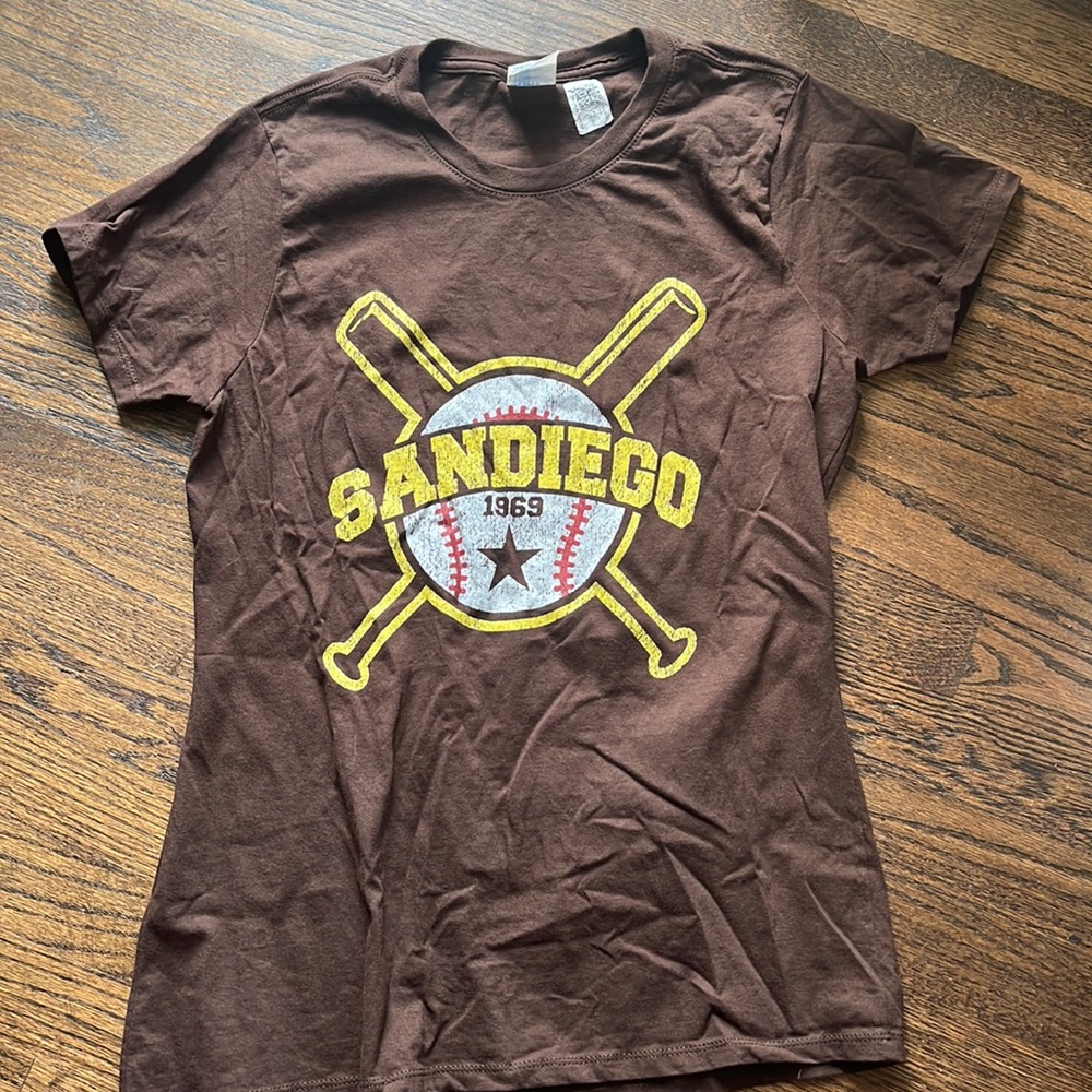 Womens San Diego padres t-shirt